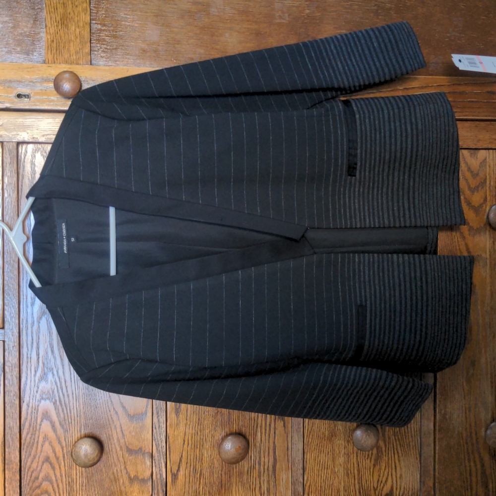 NWT Amanda + Chelsea Blazer